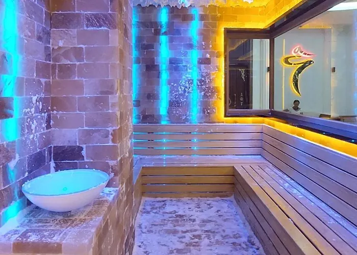 Yekta Trade Center *